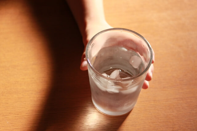 水分の摂取量をコントロールする