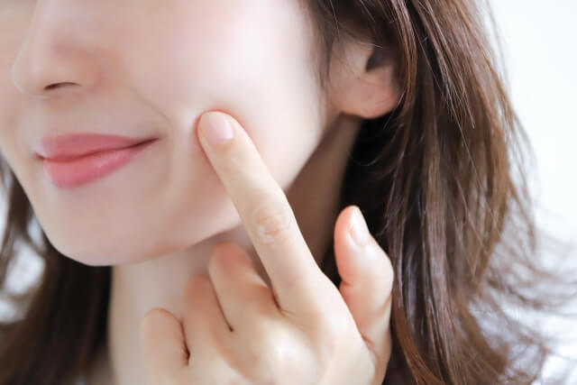 日常で取り入れたい！顔のむくみ対策