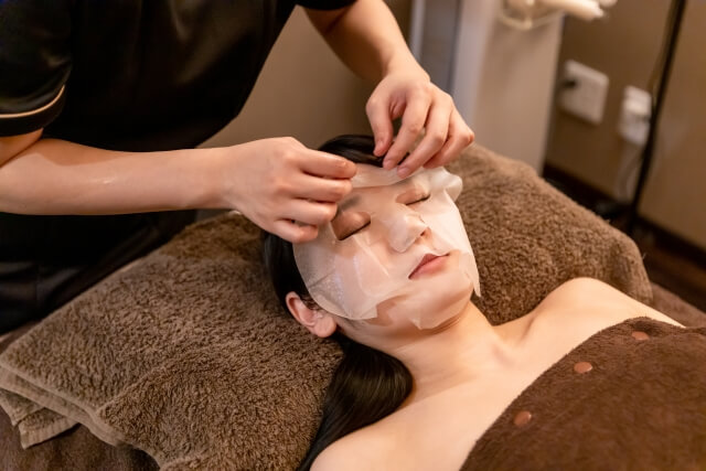 フェイシャルエステで人気の施術メニュー