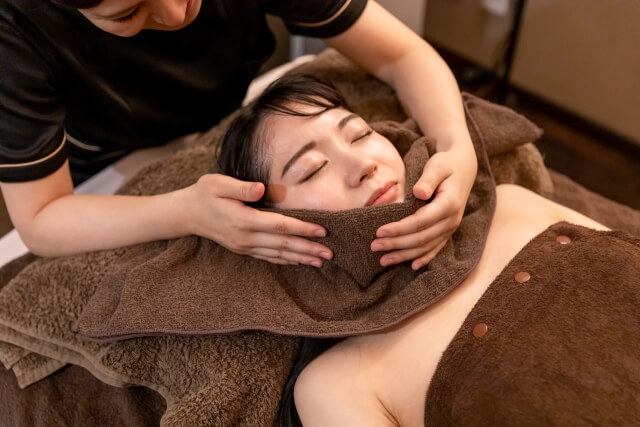 安くて効果を実感できる！満足度の高いフェイシャルエステの特徴