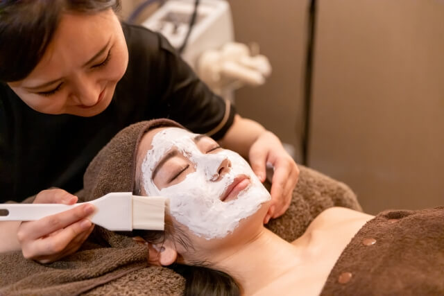 フェイシャルエステの種類とおすすめメニュー