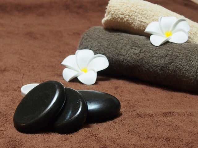 東京のホットストーンマッサージの料金相場