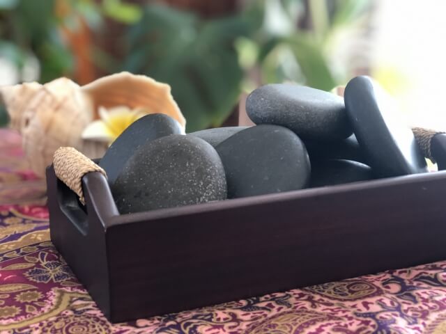 ホットストーンマッサージは熱い・痛い?