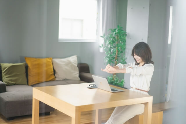 冷え性改善おすすめストレッチ｜寝ながら・座りながらできる温活習慣