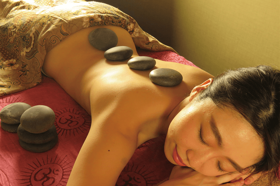 ホットストーン施術